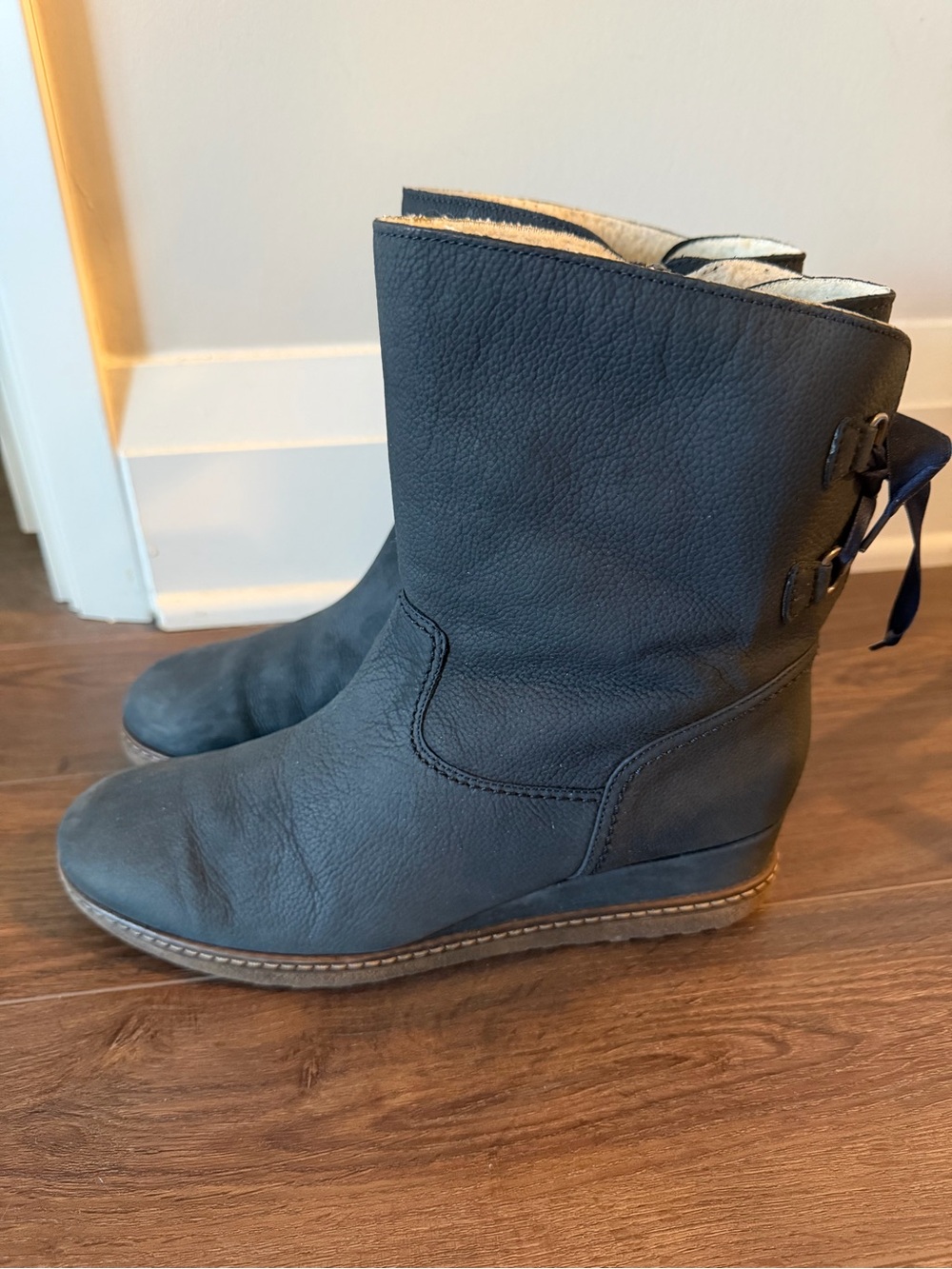 Women's Leather Wedge Boot with Back Ribbon